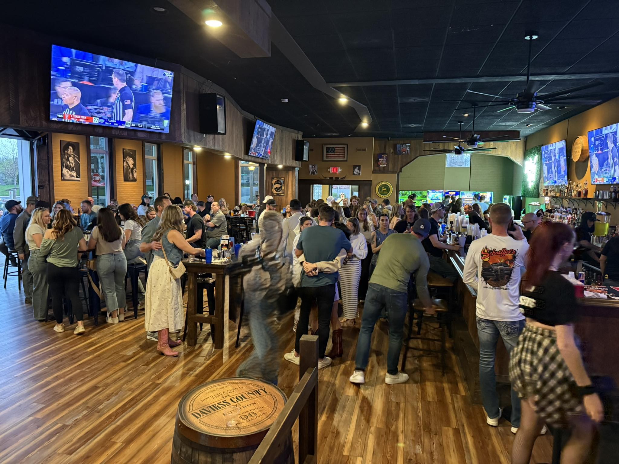 Live country nights at Honky Tonk Troy